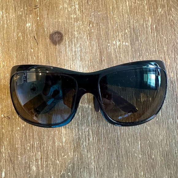 COPY - Maui Jim Sunglasses - Picture 1 of 13